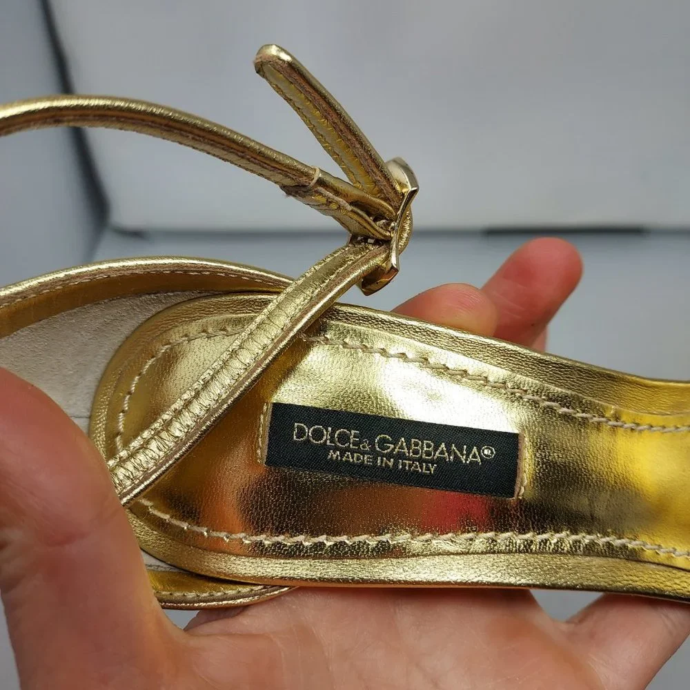 DOLCE&GABBANA Sculpted-Heel Metallic Leather Sandals - Picture 8 of 10